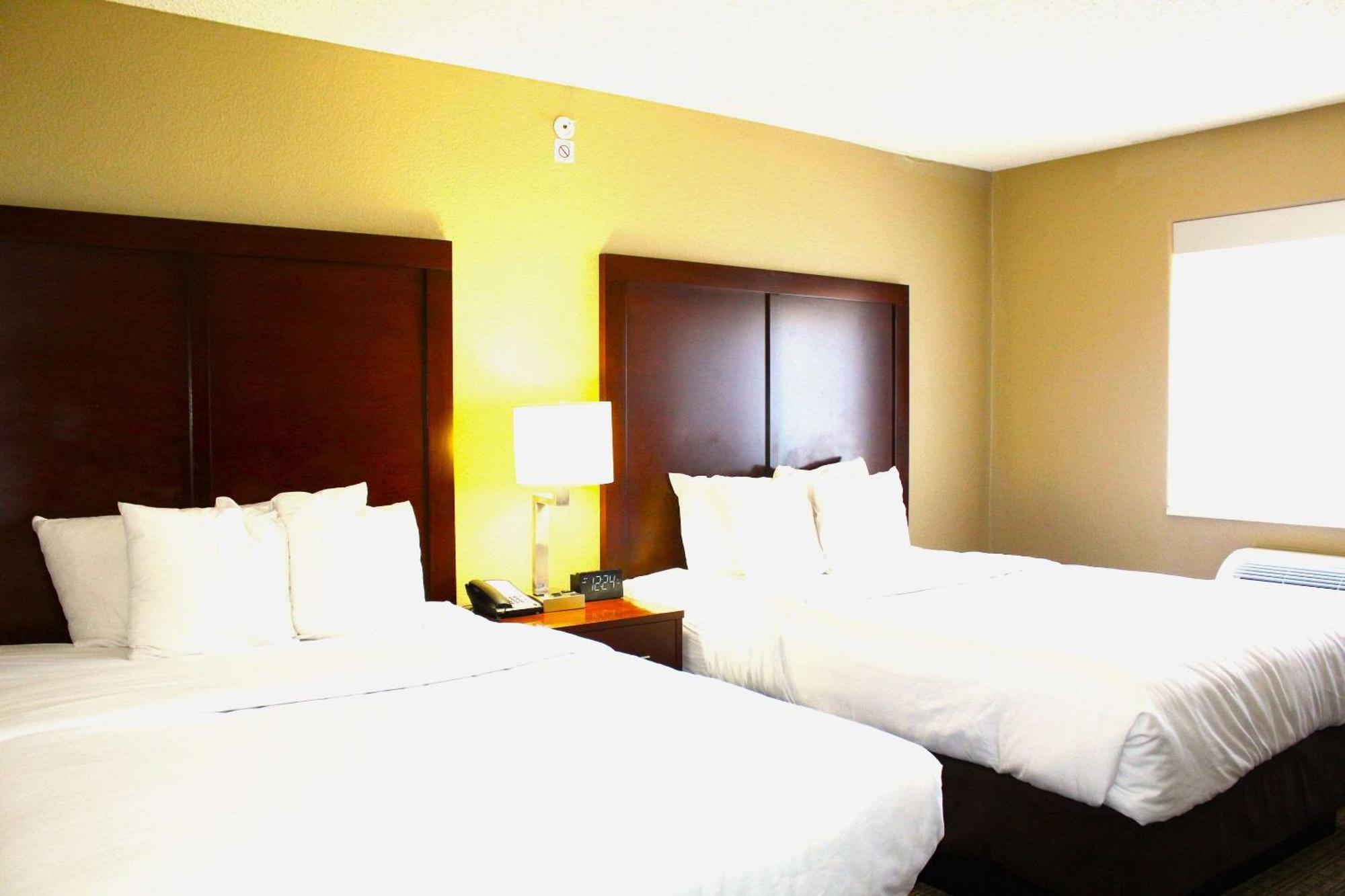 คอมฟอร์ต สวีท Hotel เลควูด ภายนอก รูปภาพ